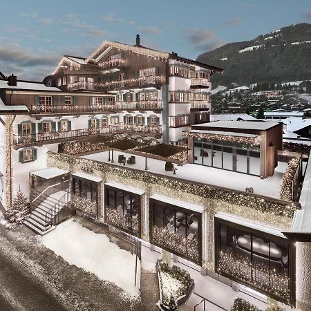 Hotel Weisses Roessl Kitzbuhel Bagian luar foto